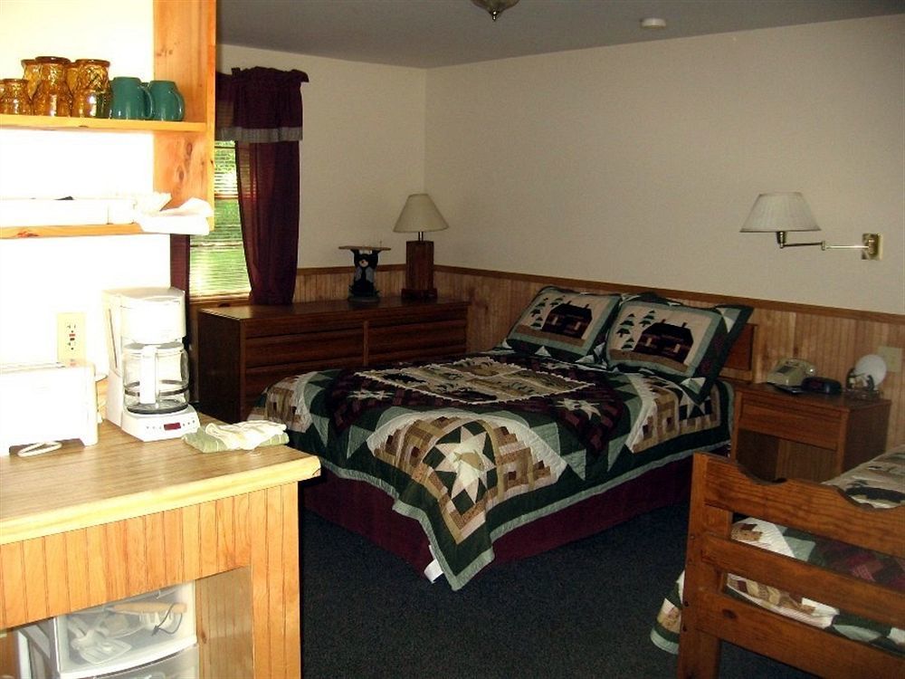 Bear Tree Lodge Weirs Beach Oda fotoğraf